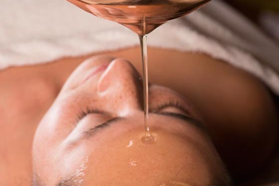 ayurvedic detox therapy shirodhara